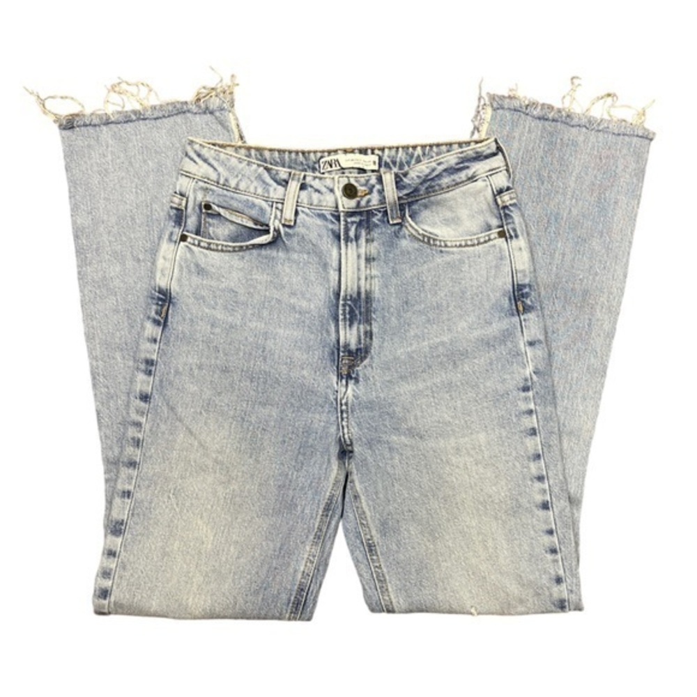 Zara Distressed High Rise, Straight Leg Denim Jeans in Light Wash Size 2 Women's